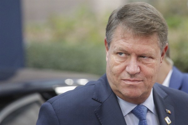 Romanian Romanian President Klaus Werner Iohannis arrives at the EU summit, Brussels, Oct. 21, 2016 (AP photo by Olivier Matthys).
