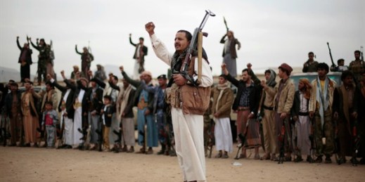Tribesmen loyal to Houthi rebels during a gathering aimed at mobilizing more fighters into battlefronts in several Yemeni cities, Sanaa, Yemen, Nov. 10, 2016 (AP photo by Hani Mohammed).