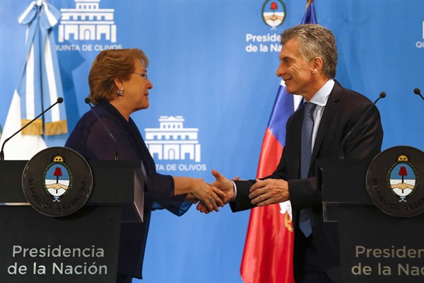 Chilean President Michelle Bachelet and Argentine President Mauricio Macri at a joint press conference, Buenos Aires, Argentina, Dec. 16, 2016 (AP photo by Agustin Marcarian).