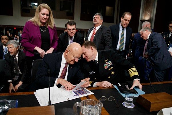 Director of National Intelligence James Clapper and National Security Agency and Cyber Command chief Adm. Michael Rogers at a Senate Armed Services Committee hearing, Washington D.C., Jan. 5, 2017 (AP photo by Evan Vucci).