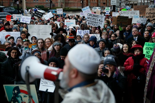 Demonstrators protest against U.S. President Donald Trump's executive order temporarily banning immigrants from seven Muslim-majority countries, Cincinnati, Jan. 30, 2017 (AP photo by John Minchillo).