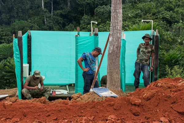FARC guerrillas set up temporary camp next to the construction area for a transition zone, Carrizal, Colombia, Jan. 16, 2017 (photo by Camilo Mejia).