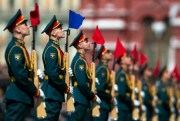 An honor guard stands during Russia's Victory Day military parade, Moscow, May 9, 2016 (AP photo by Pavel Golovkin)