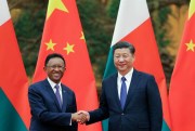 Madagascar's president, Hery Rajaonarimampianina, and Chinese leader Xi Jinping during a signing ceremony, Beijing, March 27, 2017 (AP photo by Lintao Zhang).