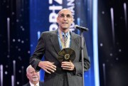 Dr. Tom Catena, who is stationed in Sudan’s Nuba Mountains, accepts the 2017 Aurora Prize for Awakening Humanity, Yerevan, Armenia, May 28, 2017 (Aurora Prize photo).