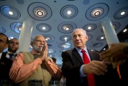 Indian Prime Minister Narendra Modi and Israeli Prime Minister Benjamin Netanyahu attend a conference with Israeli and Indian CEOs in Tel Aviv, Israel, July 6, 2017 (AP photo by Oded Balilty).