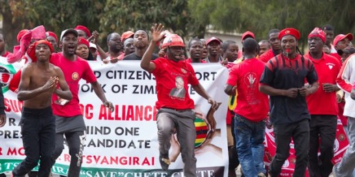 Supporters of Zimbabwean opposition leader Morgan Tsvangirai take to the streets before a rally, Harare, Zimbabwe, Aug. 5, 2017 (AP photo by Tsvangirayi Mukwazhi).