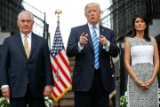 U.S. President Donald Trump along with Secretary of State Rex Tillerson, left, and U.S. Ambassador to the United Nations Nikki Haley at Trump National Golf Club, Bedminster, N.J., Aug. 11, 2017 (AP photo by Pablo Martinez Monsivais).