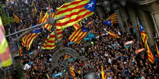 Catalan pro-independence supporters gather near the Palau de la Generalitat de Catalunya, Barcelona, Oct. 27, 2017 (AP photo by Emilio Morenatti).