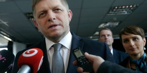 Prime Minister Robert Fico, chairman of the Smer-Social Democracy party, addresses the media after Slovakia's general elections, Bratislava, March 6, 2016 (AP photo by Petr David Josek).