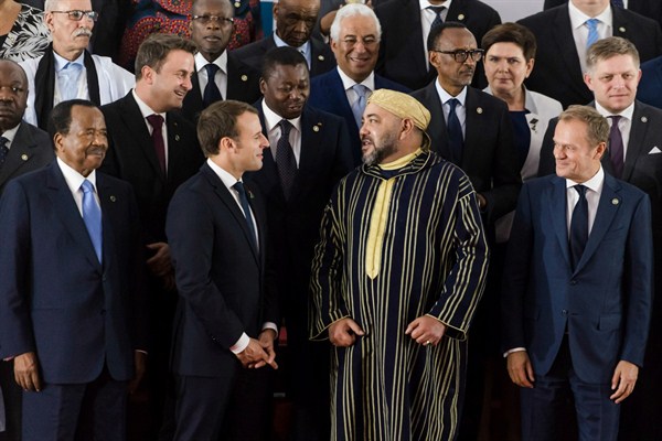 African and European leaders gather for a group photo at an EU-Africa summit, Abidjan, Cote d'Ivoire, Nov. 29, 2017 (AP photo by Geert Vanden Wijngaert).