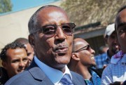 Musa Bihi Abdi, the new president of Somaliland, speaks to the media after casting his vote, Hargeisa, Somaliland, Nov. 13, 2017 (AP photo by Barkhad Kaariye).