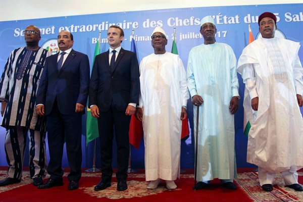 French President Emmanuel Macron and the heads of state of the G5 Sahel countries attend a summit launching the regional force, Bamako, Mali, July 2, 2017 (AP photo by Baba Ahmed).