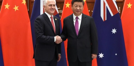 Australian Prime Minister Malcolm Turnbull poses with Chinese President Xi Jinping for a photo ahead of the G-20 summit, Hangzhou, China, Sept. 4, 2016 (Pool photo by Wang Zhao via AP).