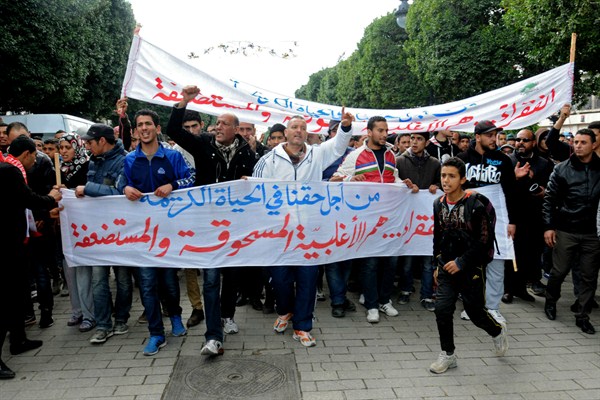 Faced With More Protests Fueled by Economic Woes, Tunisia Cracks Down