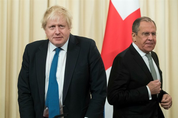 British Foreign Secretary Boris Johnson and Russian Foreign Minister Sergey Lavrov attend a news conference following talks, Moscow, Russia, Dec. 22, 2017 (AP photo by Pavel Golovkin).