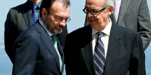 Mexican Foreign Relations Secretary Luis Videgaray talks with Peruvian Foreign Relations Minister Ricardo Luna during a Trans-Pacific Partnership meeting in Vina del Mar, Chile, March 15, 2017 (AP photo by Esteban Felix).
