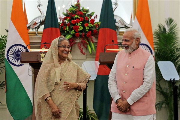 Indian Prime Minister Narendra Modi and his Bangladeshi counterpart Sheikh Hasina share a laugh after signing multiple agreements, New Delhi, India, April 8, 2017 (AP photo).