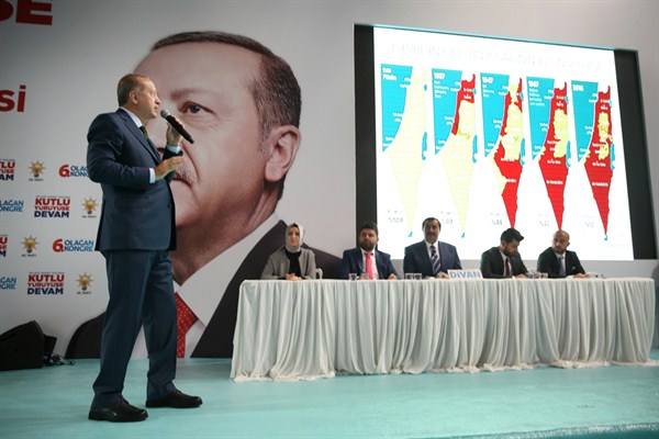 Turkish President Recep Tayyip Erdogan delivers a speech at a rally backdropped by maps of Israel and the Palestinian Territories, Yalova, Turkey, Dec. 16, 2017 (AP photo by Yasin Bulbul).