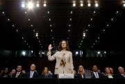 Gina Haspel, President Donald Trump's nominee to lead the CIA, is sworn in during the confirmation hearing of the Senate Intelligence Committee on Capitol Hill, Washington, May 9, 2018 (AP photo by Alex Brandon).
