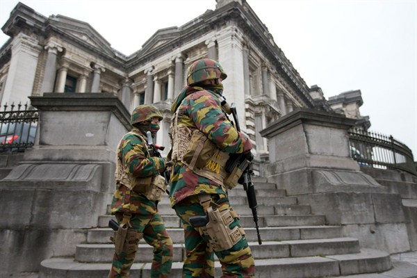 Belgian soldiers patrol near the court where Salah Abdeslam, the top suspect in the 2015 Paris attacks, appeared before a judge, Brussels, March 24, 2016 (AP photo by Peter Dejong).