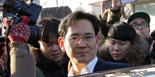 Lee Jae-yong, vice chairman of Samsung Electronics, gets into a car to leave a detention center in Uiwang, South Korea, Feb. 5, 2018 (AP photo by Ahn Young-joon).