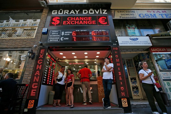 A currency exchange shop in Istanbul, Turkey, Aug. 14, 2018 (AP photo by Lefteris Pitarakis).