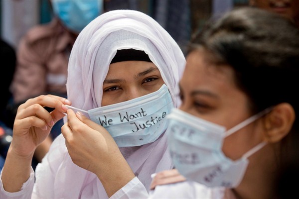 Bangladeshi students participate in a protest, Dhaka, Bangladesh, Aug. 4, 2018 (AP photo by A. M. Ahad).