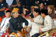 Indonesian President Joko Widodo, second left, and his running mate Ma’ruf Amin, left, with their opponents Prabowo Subianto, second right, and his running mate Sandiaga Uno, right, in Jakarta, Indonesia, Sept. 23, 2018 (AP photo by Tatan Syuflana).