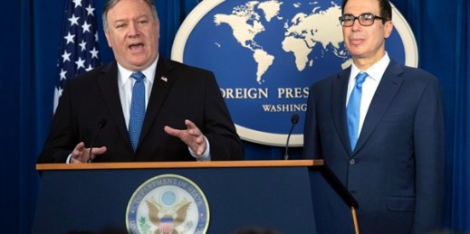 Secretary of State Mike Pompeo, left, and Treasury Secretary Steven Mnuchin, present details of the new sanctions on Iran, at the Foreign Press Center in Washington, Nov. 5, 2018 (AP photo by 	J. Scott Applewhite).