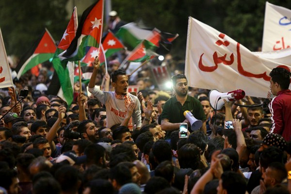 Protesters gather for a demonstration outside the prime minister’s office, Amman, Jordan, June 6, 2018 (AP photo by Raad al-Adayleh).