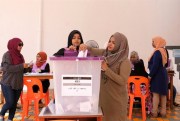 Maldivian women cast their votes in Male, Maldives, April 6, 2019 (AP photo by Mohamed Sharuhaan).