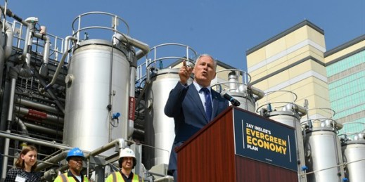 Jay Inslee, the governor of Washington and a Democratic presidential candidate, unveiling part of his climate change policy at the Blue Plains Advanced Wastewater Treatment Plant, Washington, May 16, 2019 (AP photo by Susan Walsh).
