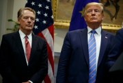 President Donald Trump and U.S. Trade Representative Robert Lighthizer in the Roosevelt Room of the White House, in Washington, Aug. 2, 2019 (AP photo by Evan Vucci).