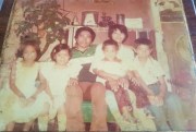 Tita and Emet Comodas with their young children, shortly before the birth of their fifth child, in the late 1970s (photo courtesy of Jason DeParle).