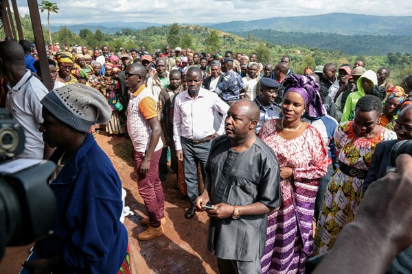 Ruling party presidential candidate Evariste Ndayishimiye, center, waits to cast his vote in the presidential election, in Giheta, Burundi, May 20, 2020 (AP photo by Berthier Mugiraneza).