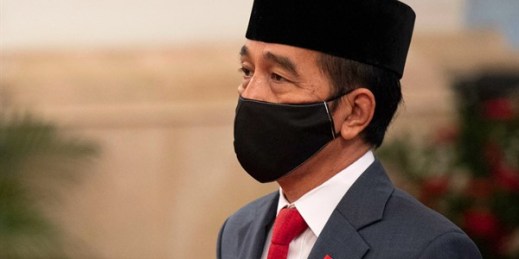 Indonesian President Joko Widodo wearing a face mask at Merdeka Palace in Jakarta, Indonesia, April 30, 2020 (pool photo by Sigid Kurniawan via AP Images).