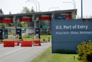 Closed lanes at the Peace Arch border crossing between the U.S. and Canada,  in Blaine, Wash., May 7, 2020 (AP photo by Elaine Thompson).