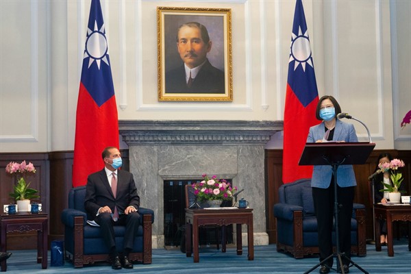 U.S. Health and Human Services Secretary Alex Azar, left, and Taiwan’s president, Tsai Ing-wen, during a meeting in Taipei, Taiwan, Aug. 10, 2020 (pool photo by Central News Agency via AP Images).