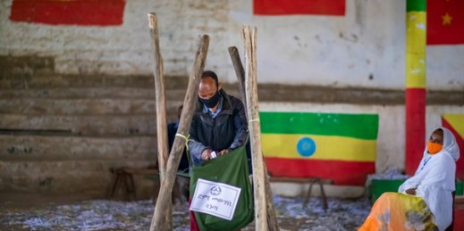 A man casts his vote in a local election in Mekelle, the capital of the Tigray region, in Ethiopia, Sept. 9, 2020 (AP photo).