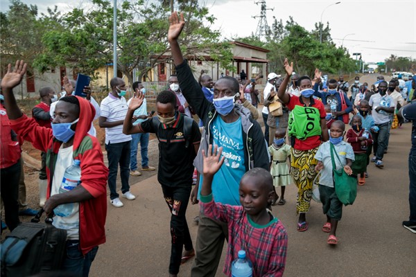 Burundian refugees arrive back in Gasenyi, Burundi, Aug. 27, 2020 (AP photo by Berthier Mugiraneza).