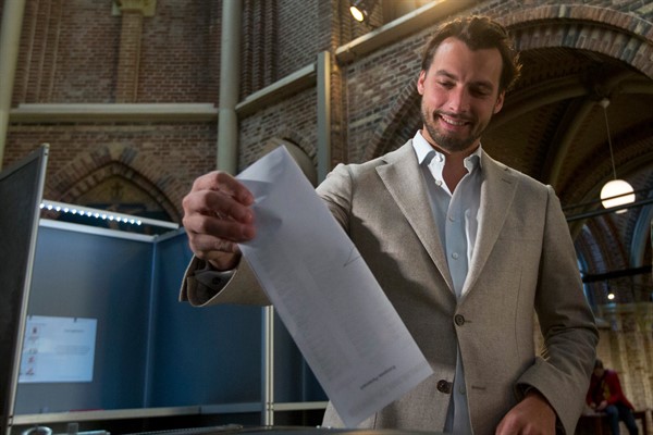 Thierry Baudet, leader of the populist party Forum for Democracy, casts his ballot for the European elections in Amsterdam, Netherlands, May 23, 2019 (AP photo by Peter Dejong).