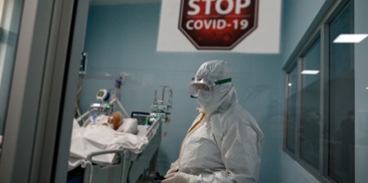 A nurse tends to a COVID-19 patient at a hospital in Istanbul, Turkey, Dec. 19, 2020 (AP photo by Emrah Gurel).