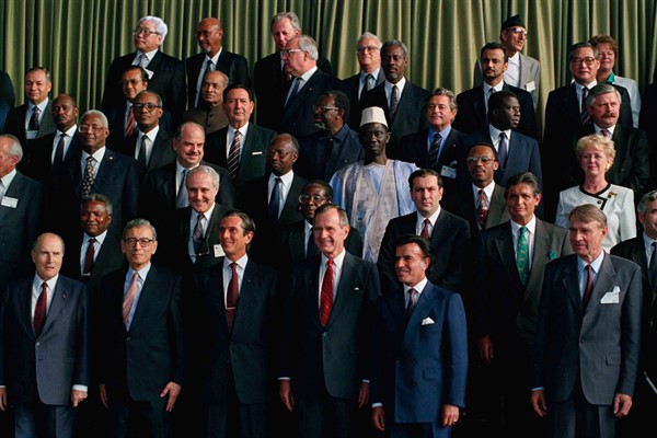 U.S. President George H. W. Bush, front row center, is seen posing with other heads of state at the Earth Summit in Rio de Janeiro, Brazil, June 13, 1992 (AP photo).