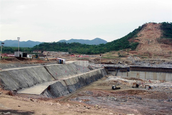 Construction work at the site of the Grand Ethiopian Renaissance Dam near Assosa, Ethiopia, June 28, 2013 (AP photo by Elias Asmare).