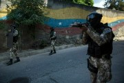 Venezuelan commandos patrol the Antimano neighborhood of Caracas, Jan. 29, 2019 (AP photo by Rodrigo Abd).