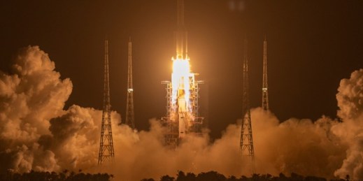 A Long March-5 rocket lifts off at the Wenchang Space Launch Center, Wenchang, China, Nov. 24, 2020 (AP photo by Mark Schiefelbein).