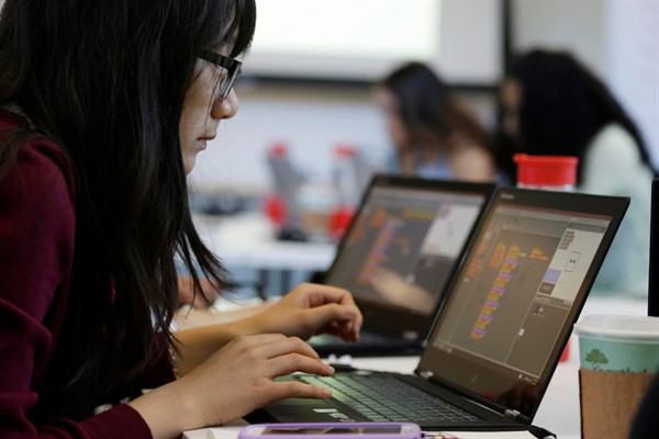 A Girls Who Code class at Adobe Systems in San Jose, California, June 18, 2014 (AP photo by Eric Risberg).