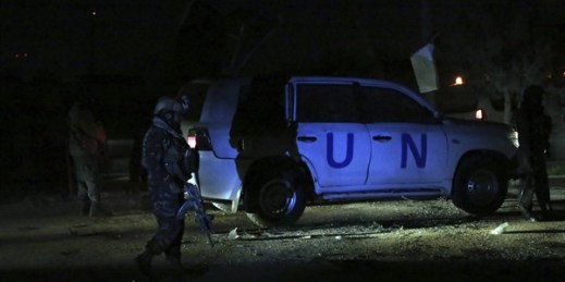 Afghan security personnel arrive at the site of an explosion targeting a United Nations vehicle in Kabul, Afghanistan, Nov. 24, 2019 (AP photo by Rahmat Gul).