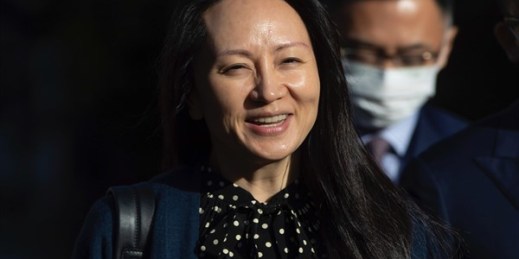 Meng Wanzhou, chief financial officer of Huawei, smiles as she leaves her home in Vancouver, Canada, Sept. 24, 2021 (AP photo by Darryl Dyck).